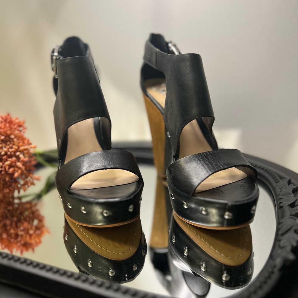 New Vince Camuto Black leather MATTA Platform Heels size 8 leather studded wood